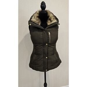 YMI Collection XL Olive Puffer Vest Faux Fur Collar Gold Zip Quilted